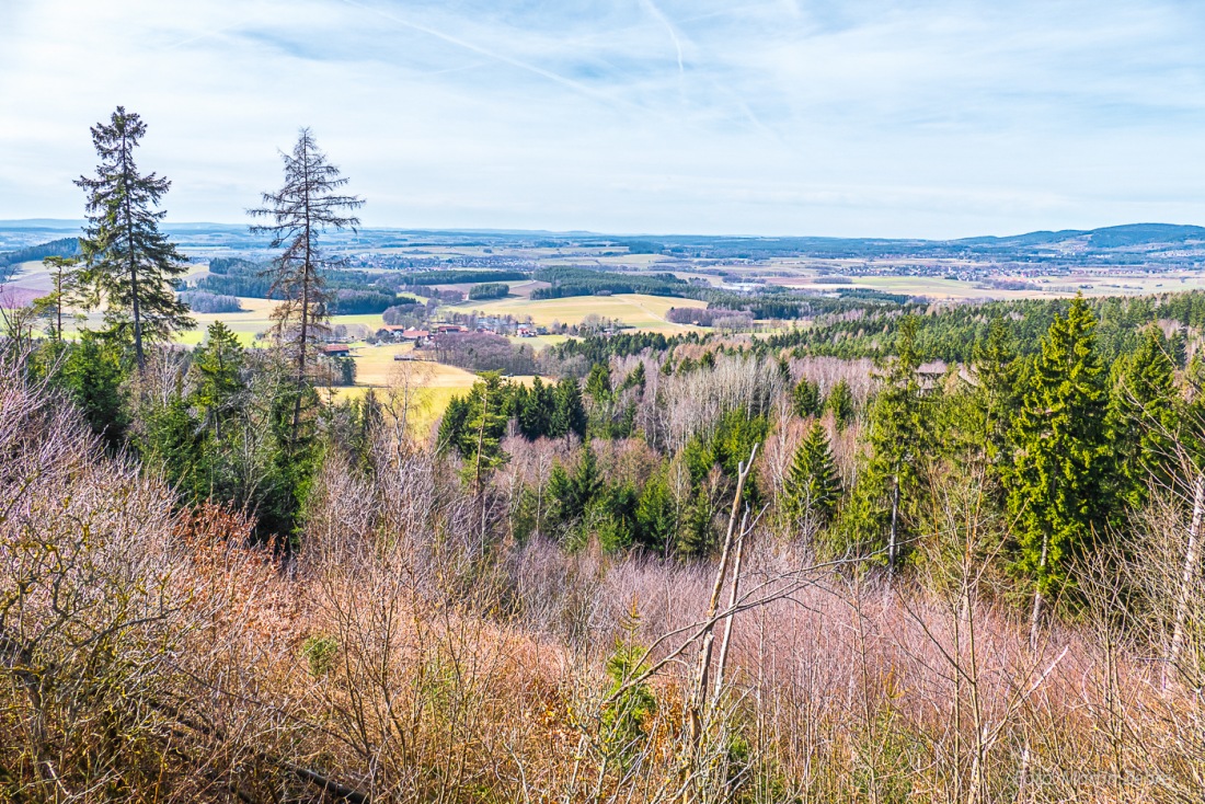 Foto: Martin Zehrer - Der Blick ins Kemnather Land von der Godaser Höhe aus.Der Frühling meldet sich langsam aber sicher an. Foto wurde am 4. März 2017 gemacht... 