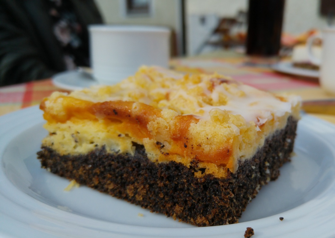 Foto: Martin Zehrer - Kuchen am Mesnerhaus... Nach det Wanderung von Kemnath zum Armesberg hoch 