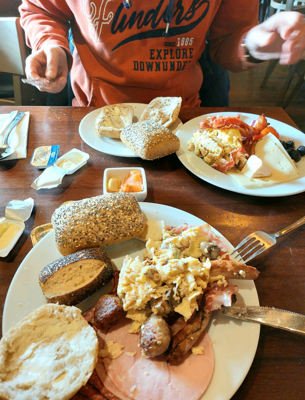 Foto: Martin Zehrer - Genialer Sonntags-Brunch und dann ab in den Nürnberger Zoo zum Giraffen-Streicheln ;-) 