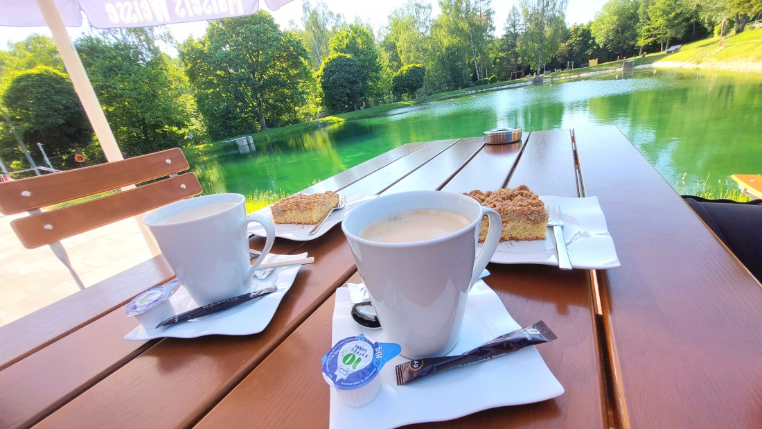 Foto: Martin Zehrer - Kiosk am Selingau-Freibad...<br />
<br />
Kaffe und Kuchen, jeweils 2 Euro... 