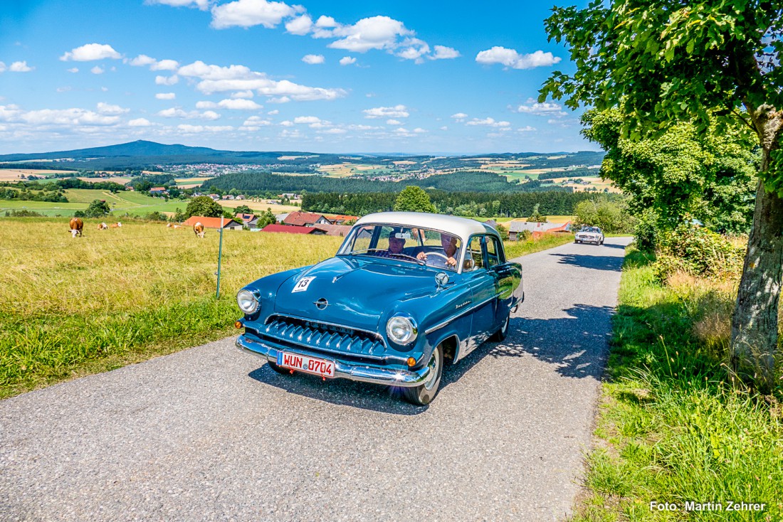 Foto: Martin Zehrer - Oldtimertreffen auf dem Armesberg. Die ersten Fahrzeuge treffen ein... 