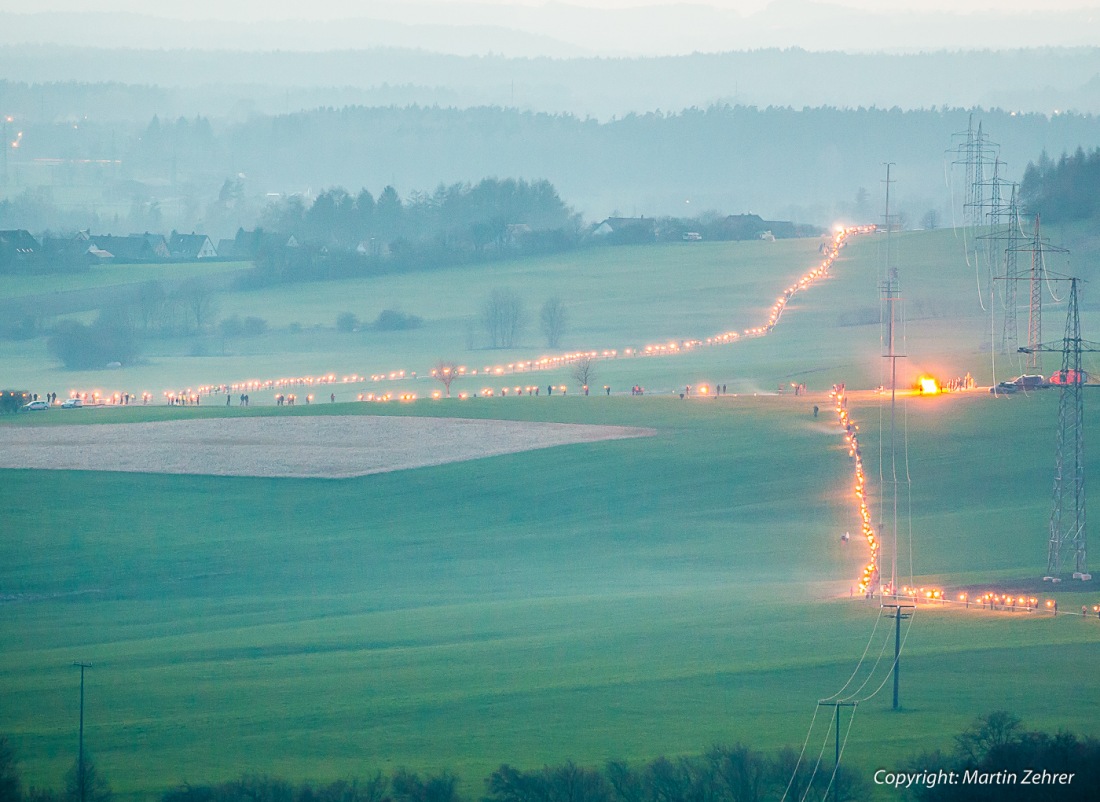 Foto: Martin Zehrer - Feuerkette bei Kulmain 