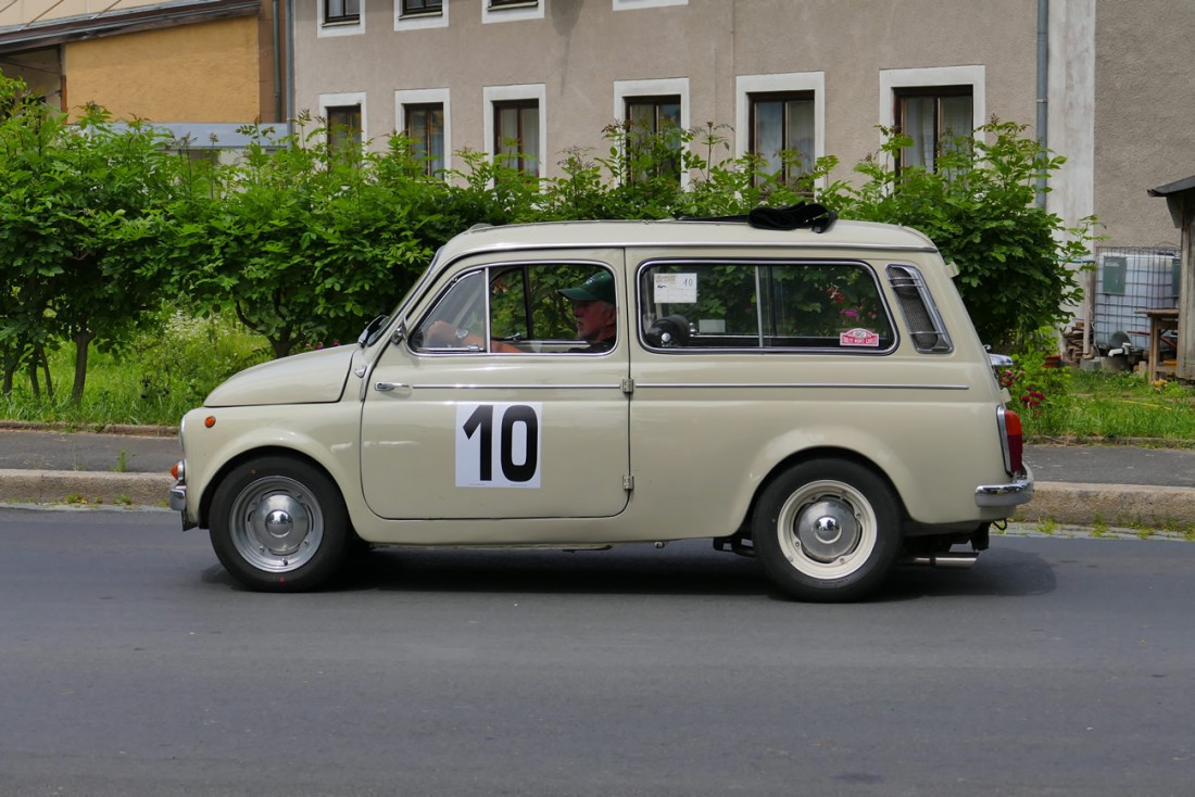 Foto: Martin Zehrer - Friedenfelser Berg-Classic... Prinz, Käfer, steyr daimler puch, bmw, vw, audi, opel und noch viele andere Fahrzeughersteller erklommen am 13. und 14. Juni 2015 mit entspr 