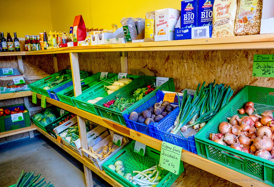 Foto: Martin Zehrer - Hofladen auf Köstlers Bauernhof immer freitags geöffnet. Obst, Gemüse und mehr in bester Demeter-Bio-Qualität. 