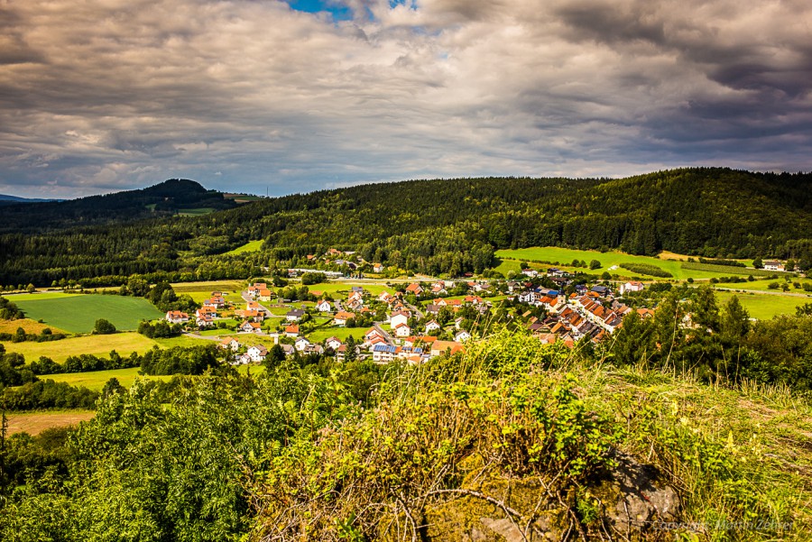 Foto: Martin Zehrer - Auf dem Schloßberg bei Waldeck in der Oberpfalz. Eine himmlische Aussicht in eine bezaubernde Landschaft. <br />
Wer hier noch nicht war, hat nur die halbe Oberpfalz gesehen.  