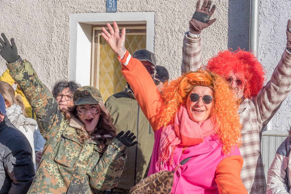 Faschingszug durch Waldeck 2026 - WCV Helau!!!

Am 15. Februar 2026 war es wieder soweit. Tausende Besucher jubelten den Narren zu, das Wetter wurde wie bestellt, wunderschön. Die Sonne strahlte und alle Menschen waren voller Faschings-Laune. WCV Helau!!!!
