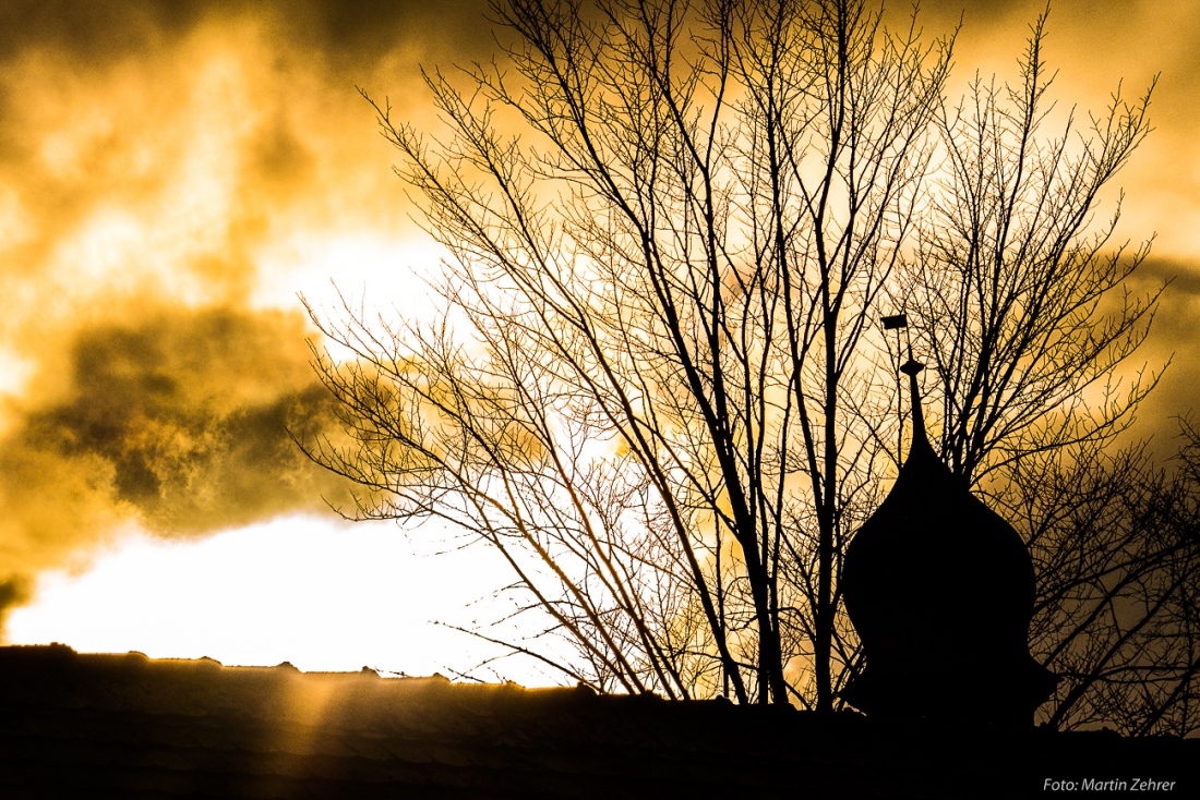 Foto: Martin Zehrer - Traditioneller Weihnachts-Spaziergang um Kemnath rum...<br />
<br />
Die Sonne kämpft mit den dunklen Wolken um die Oberhand...24. Dezember 2018 