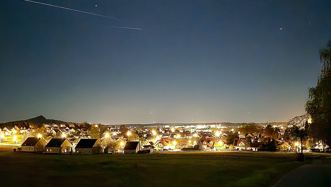 Kemnath bei Nacht...

25. April 2026

Wetter:

Tagsüber ca. +21 Grad
Nachts 8 Grad um 23:30Uhr

Sonnig, nachts Sternenklar