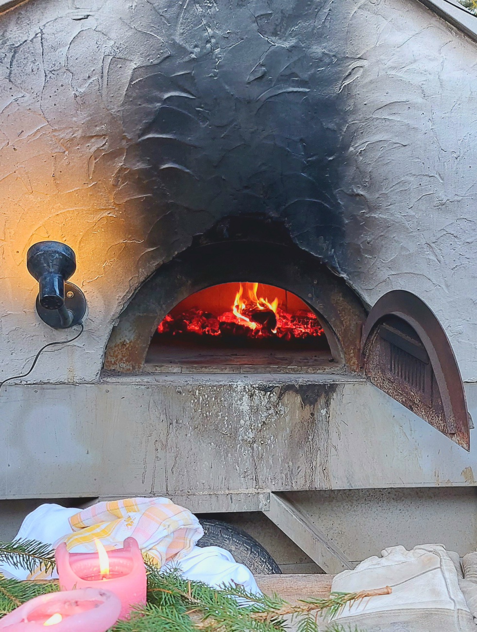 Foto: Martin Zehrer - Der Backofen am Rechersimer in Röthenbach wurde auch angefeuert! 