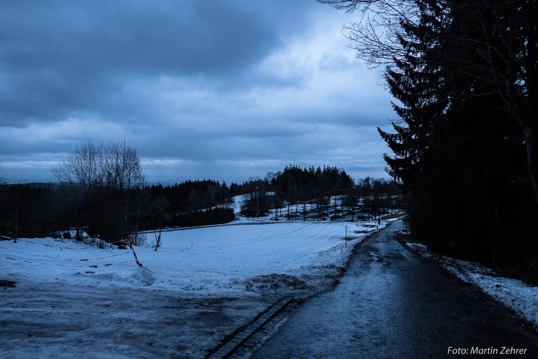 Foto: Martin Zehrer - Das Ende der Winterwanderung durch den Steinwald... es war schon fast dunkel! 