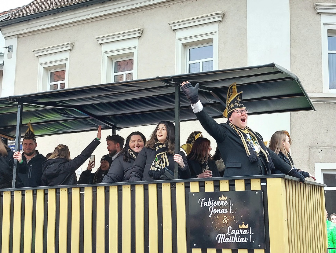 Foto: Martin Zehrer - Gigantischer Faschingszug durch Pressath, Helau - Was für eine stimmungsvolle Gaudi!!! 