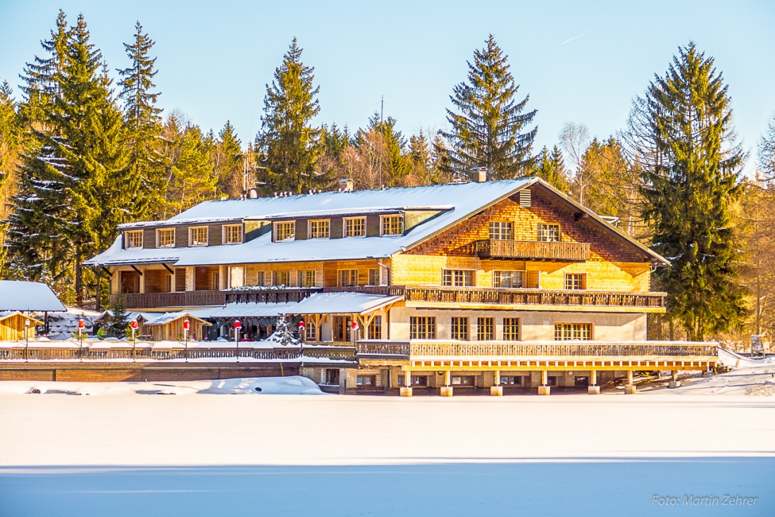 Foto: Martin Zehrer - Das Waldhotel am Fichtelsee - Traumhaftes Winterwetter... 