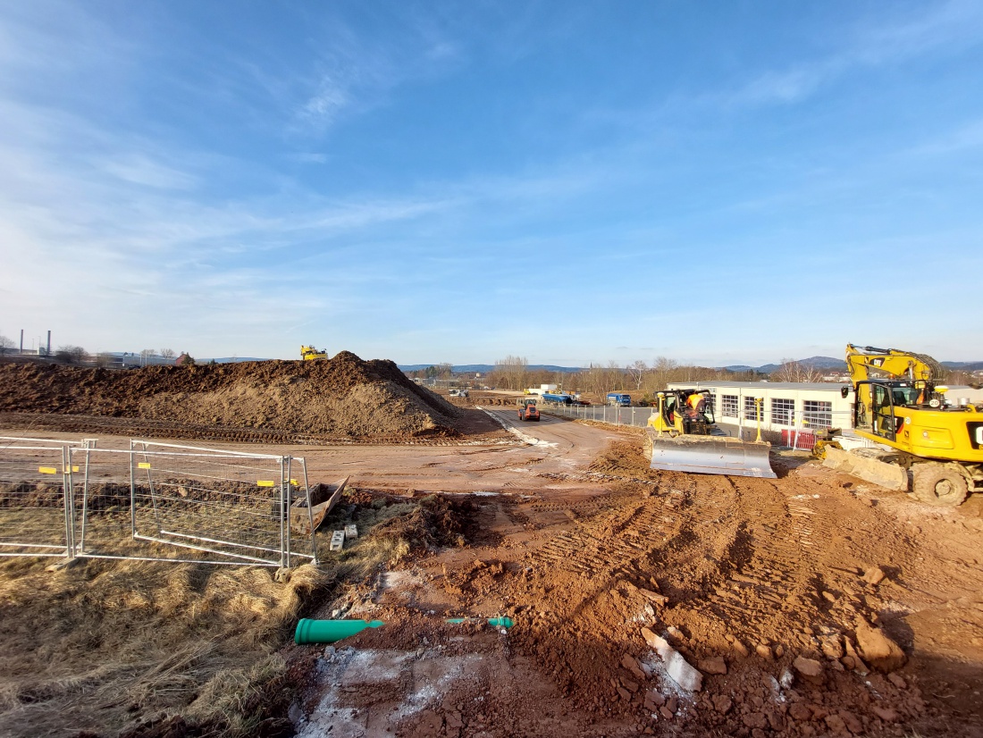 Foto: Martin Zehrer - In Kemnath wird gebaut. Eine riesige Baustelle hat sich auf dem Hegele-Gelände aufgetan.<br />
<br />
16. März 2022 