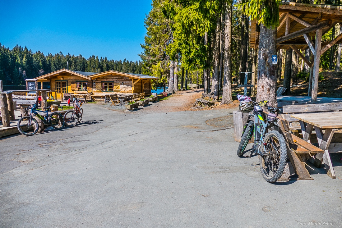 Foto: Martin Zehrer - Viele Biker sind bereits unterwegs...<br />
<br />
Einkehren am Fichtelsee zum 15. April 2019 