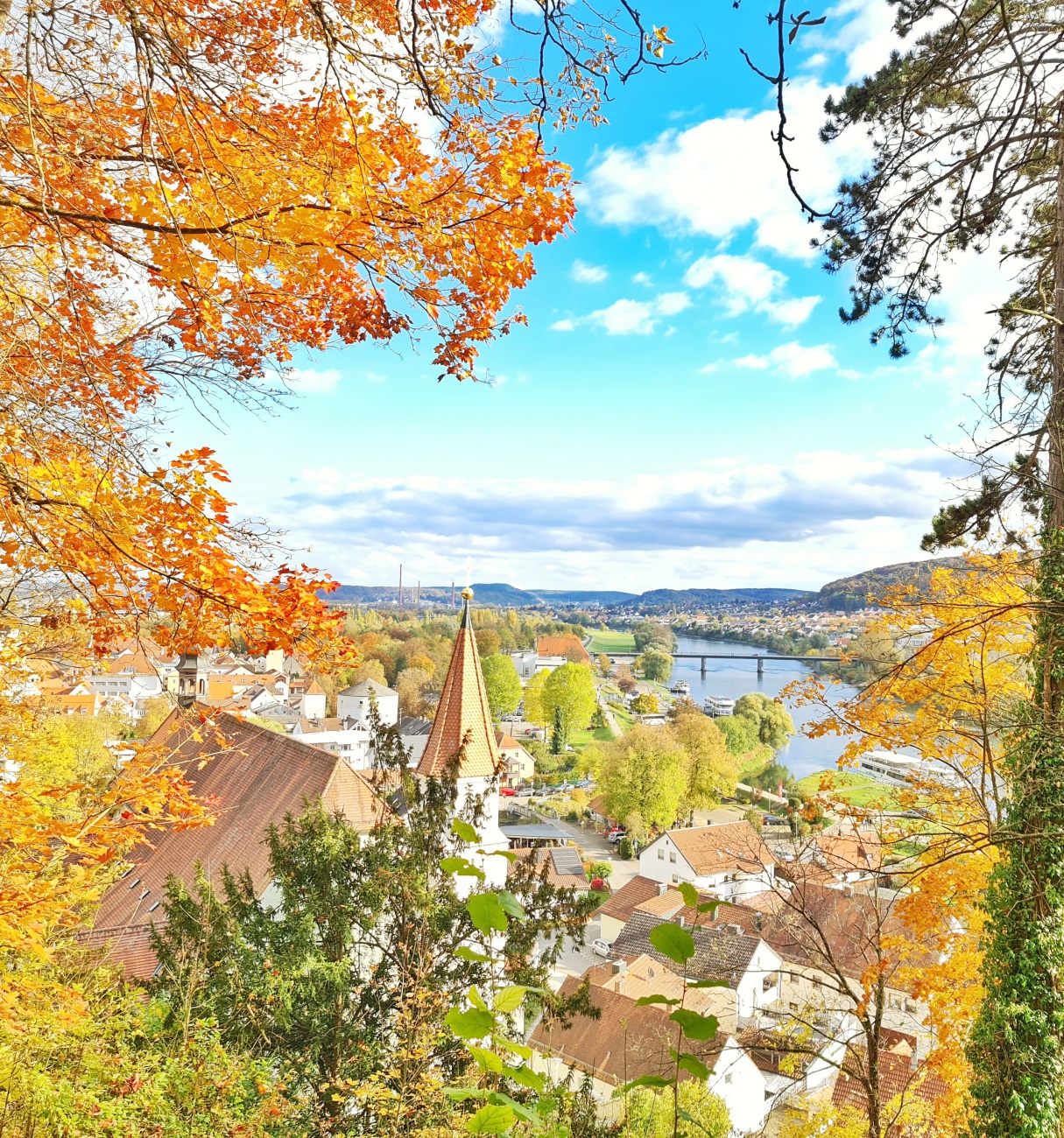 Foto: Jennifer Müller - Unser Samstags-Ausflug zur Befreiungshalle. Hoch über Kelheim thront sie und lädt ein zum Hochwandern... 