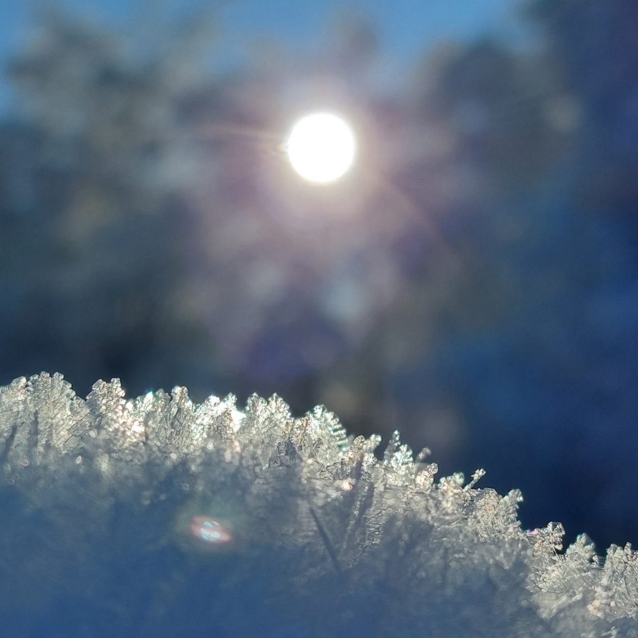 Foto: Martin Zehrer - Wunderschöne Winterzeit am 13. Dezember 2022, am Waldstein.<br />
<br />
Es war ein extrem sonniger, klarer Tag am Waldstein im Fichtelgebirge.<br />
Die Temperatur ging von Früh -16 Gr 